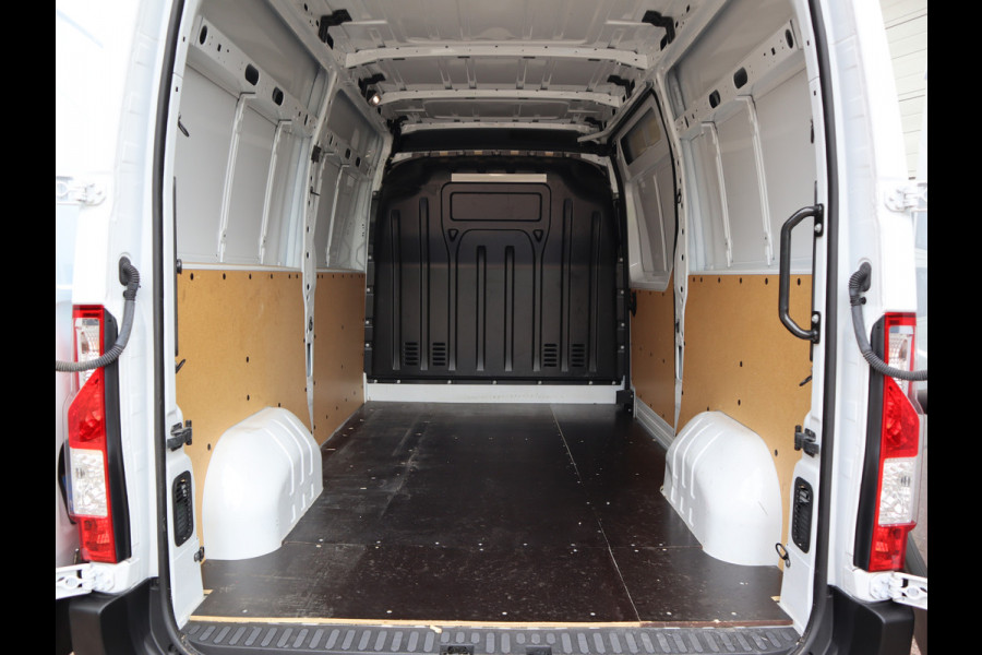Renault Master 2.3 dCi 150pk Euro 6 - L2H2 - Imperiaal - Cruise - Camera - Airco