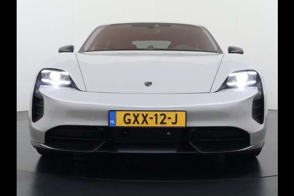 Porsche Taycan Turbo 93 kWh SOH 91% | SPORT CHRONO | HEAD-UP | CARBON PAKKET | ALCANTARA STOELEN + HEMEL | DUAL SCHERM | PSCB KERAMISCH GECOATE REMMEN | BURMESTER PREMIUM AUDIO | STOELVERWARMING + STUURWIELVERWARMING | STOELVENTILATIE | MEMORY SEATS | PORSCHE DEALER ONDERHOUDEN | 360° CAMERA | VERKEERT IN NIEUWSTAAT | ALL-IN PRIJS | 12 MAANDEN BOVAG GARANTIE