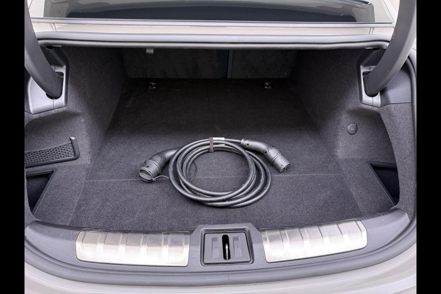 Porsche Taycan Turbo 93 kWh SOH 91% | SPORT CHRONO | HEAD-UP | CARBON PAKKET | ALCANTARA STOELEN + HEMEL | DUAL SCHERM | PSCB KERAMISCH GECOATE REMMEN | BURMESTER PREMIUM AUDIO | STOELVERWARMING + STUURWIELVERWARMING | STOELVENTILATIE | MEMORY SEATS | PORSCHE DEALER ONDERHOUDEN | 360° CAMERA | VERKEERT IN NIEUWSTAAT | ALL-IN PRIJS | 12 MAANDEN BOVAG GARANTIE