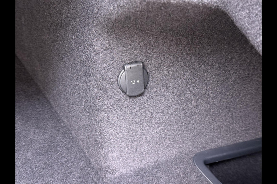 Porsche Taycan Turbo 93 kWh SOH 91% | SPORT CHRONO | HEAD-UP | CARBON PAKKET | ALCANTARA STOELEN + HEMEL | DUAL SCHERM | PSCB KERAMISCH GECOATE REMMEN | BURMESTER PREMIUM AUDIO | STOELVERWARMING + STUURWIELVERWARMING | STOELVENTILATIE | MEMORY SEATS | PORSCHE DEALER ONDERHOUDEN | 360° CAMERA | VERKEERT IN NIEUWSTAAT | ALL-IN PRIJS | 12 MAANDEN BOVAG GARANTIE