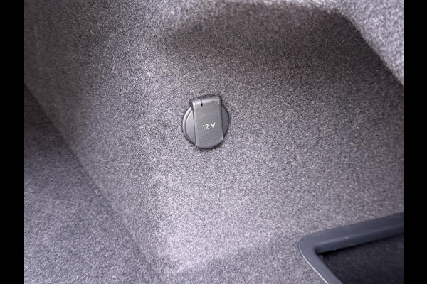Porsche Taycan Turbo 93 kWh SOH 91% | SPORT CHRONO | HEAD-UP | CARBON PAKKET | ALCANTARA STOELEN + HEMEL | DUAL SCHERM | PSCB KERAMISCH GECOATE REMMEN | BURMESTER PREMIUM AUDIO | STOELVERWARMING + STUURWIELVERWARMING | STOELVENTILATIE | MEMORY SEATS | PORSCHE DEALER ONDERHOUDEN | 360° CAMERA | VERKEERT IN NIEUWSTAAT | ALL-IN PRIJS | 12 MAANDEN BOVAG GARANTIE