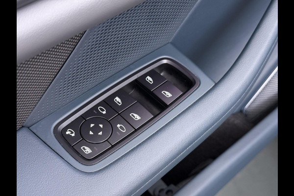 Porsche Taycan Turbo 93 kWh SOH 91% | SPORT CHRONO | HEAD-UP | CARBON PAKKET | ALCANTARA STOELEN + HEMEL | DUAL SCHERM | PSCB KERAMISCH GECOATE REMMEN | BURMESTER PREMIUM AUDIO | STOELVERWARMING + STUURWIELVERWARMING | STOELVENTILATIE | MEMORY SEATS | PORSCHE DEALER ONDERHOUDEN | 360° CAMERA | VERKEERT IN NIEUWSTAAT | ALL-IN PRIJS | 12 MAANDEN BOVAG GARANTIE