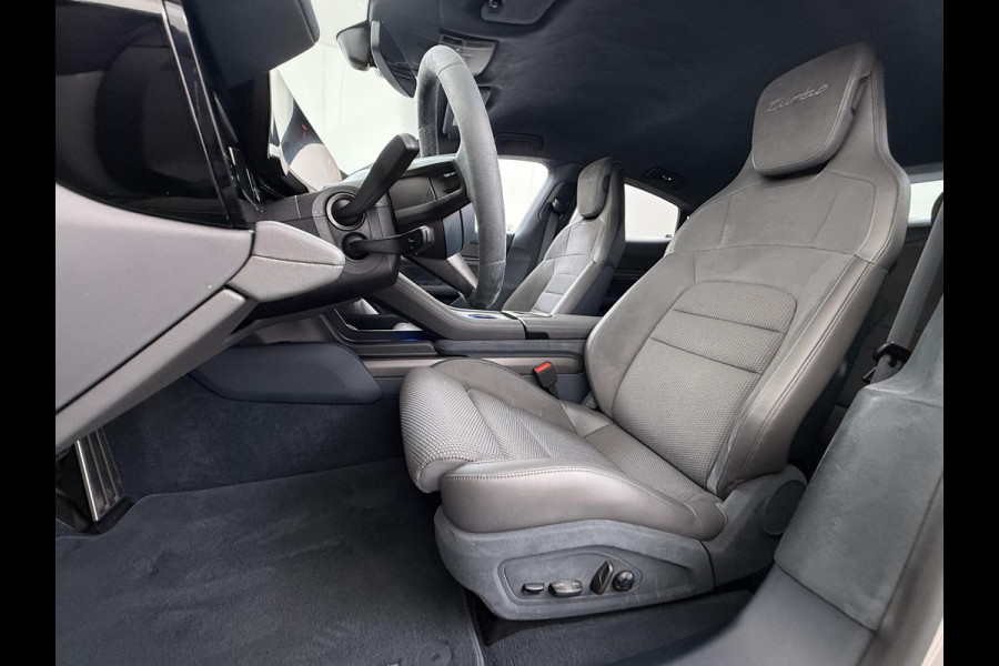 Porsche Taycan Turbo 93 kWh SOH 91% | SPORT CHRONO | HEAD-UP | CARBON PAKKET | ALCANTARA STOELEN + HEMEL | DUAL SCHERM | PSCB KERAMISCH GECOATE REMMEN | BURMESTER PREMIUM AUDIO | STOELVERWARMING + STUURWIELVERWARMING | STOELVENTILATIE | MEMORY SEATS | PORSCHE DEALER ONDERHOUDEN | 360° CAMERA | VERKEERT IN NIEUWSTAAT | ALL-IN PRIJS | 12 MAANDEN BOVAG GARANTIE
