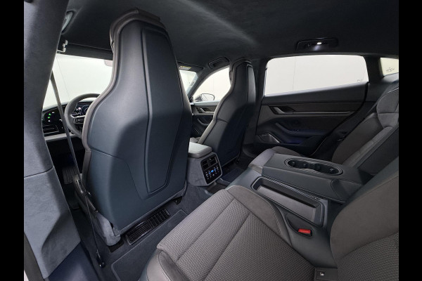 Porsche Taycan Turbo 93 kWh SOH 91% | SPORT CHRONO | HEAD-UP | CARBON PAKKET | ALCANTARA STOELEN + HEMEL | DUAL SCHERM | PSCB KERAMISCH GECOATE REMMEN | BURMESTER PREMIUM AUDIO | STOELVERWARMING + STUURWIELVERWARMING | STOELVENTILATIE | MEMORY SEATS | PORSCHE DEALER ONDERHOUDEN | 360° CAMERA | VERKEERT IN NIEUWSTAAT | ALL-IN PRIJS | 12 MAANDEN BOVAG GARANTIE