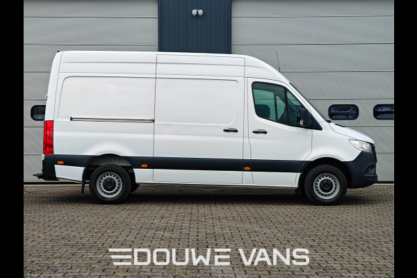 Mercedes-Benz Sprinter 317 L2H2 Automaat Distronic Trekhaak MBUX Omvormer Navi