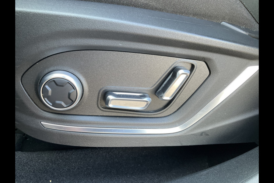 Lynk & Co 01 15x Op voorraad1.5 PHEV 262PK Adapt.Cruise 360° Cam Carplay Plug-in Stoelverw Vol opties!