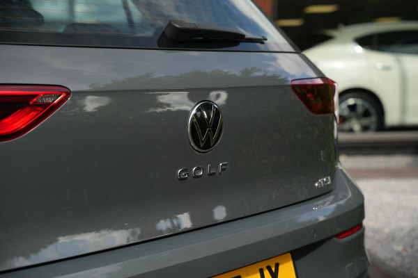 Volkswagen Golf 1.5 eTSI 150PK DSG Life Business