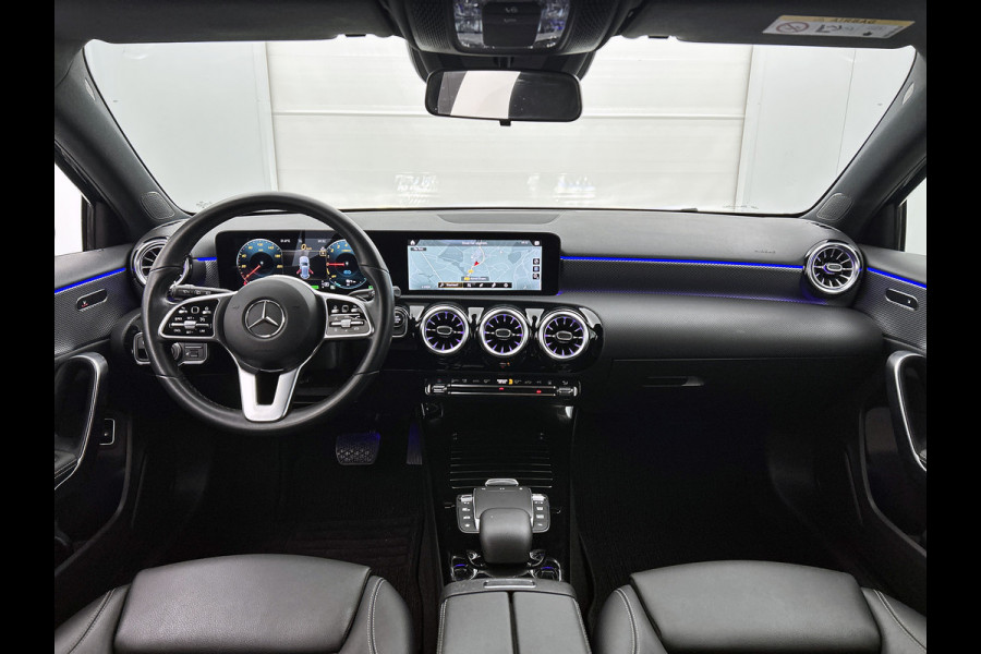 Mercedes-Benz A-Klasse 250 e Business Solution AMG Limited | AMG-Line exterieur | Achteruitrijcamera | Sfeerverlichting | Stoelverwarming |Trekhaak | NIghtpakket | 24 Maanden Mercedes-Benz Certified Garantie