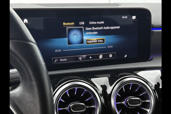 Mercedes-Benz A-Klasse 250 e Business Solution AMG Limited | AMG-Line exterieur | Achteruitrijcamera | Sfeerverlichting | Stoelverwarming |Trekhaak | NIghtpakket | 24 Maanden Mercedes-Benz Certified Garantie