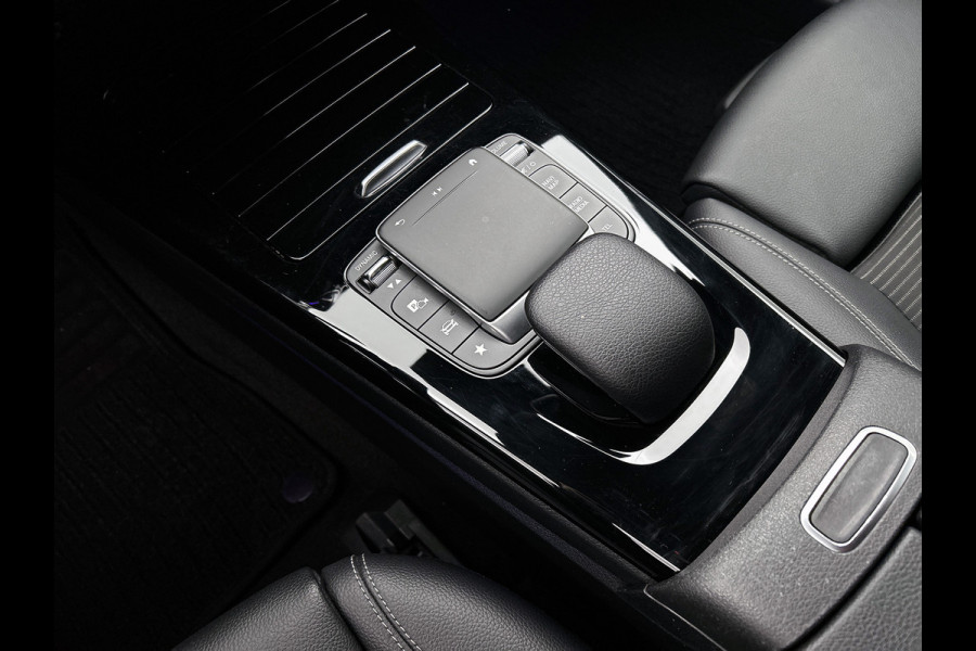Mercedes-Benz A-Klasse 250 e Business Solution AMG Limited | AMG-Line exterieur | Achteruitrijcamera | Sfeerverlichting | Stoelverwarming |Trekhaak | NIghtpakket | 24 Maanden Mercedes-Benz Certified Garantie