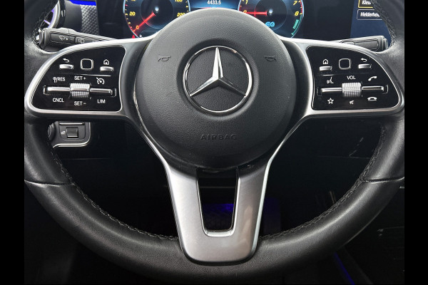 Mercedes-Benz A-Klasse 250 e Business Solution AMG Limited | AMG-Line exterieur | Achteruitrijcamera | Sfeerverlichting | Stoelverwarming |Trekhaak | NIghtpakket | 24 Maanden Mercedes-Benz Certified Garantie