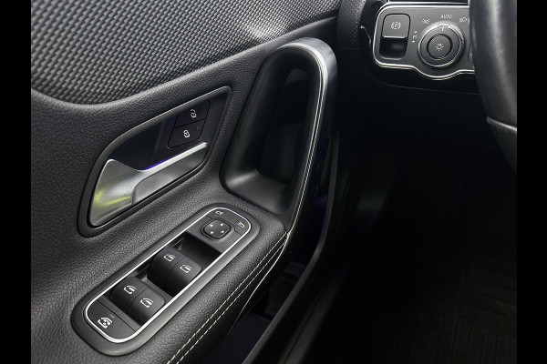 Mercedes-Benz A-Klasse 250 e Business Solution AMG Limited | AMG-Line exterieur | Achteruitrijcamera | Sfeerverlichting | Stoelverwarming |Trekhaak | NIghtpakket | 24 Maanden Mercedes-Benz Certified Garantie
