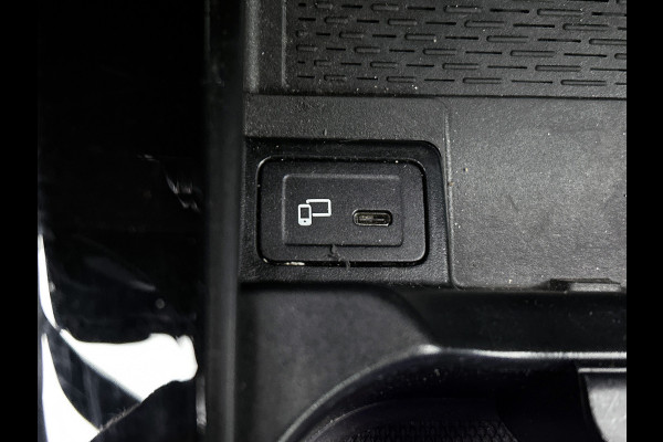 Mercedes-Benz A-Klasse 250 e Business Solution AMG Limited | AMG-Line exterieur | Achteruitrijcamera | Sfeerverlichting | Stoelverwarming |Trekhaak | NIghtpakket | 24 Maanden Mercedes-Benz Certified Garantie