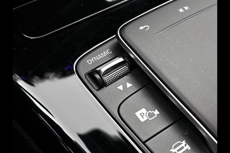 Mercedes-Benz A-Klasse 250 e Business Solution AMG Limited | AMG-Line exterieur | Achteruitrijcamera | Sfeerverlichting | Stoelverwarming |Trekhaak | NIghtpakket | 24 Maanden Mercedes-Benz Certified Garantie