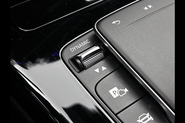Mercedes-Benz A-Klasse 250 e Business Solution AMG Limited | AMG-Line exterieur | Achteruitrijcamera | Sfeerverlichting | Stoelverwarming |Trekhaak | NIghtpakket | 24 Maanden Mercedes-Benz Certified Garantie