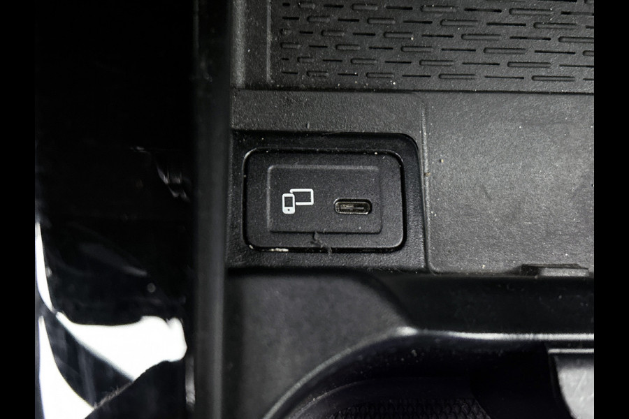 Mercedes-Benz A-Klasse 250 e Business Solution AMG Limited | AMG-Line exterieur | Achteruitrijcamera | Sfeerverlichting | Stoelverwarming |Trekhaak | NIghtpakket | 24 Maanden Mercedes-Benz Certified Garantie