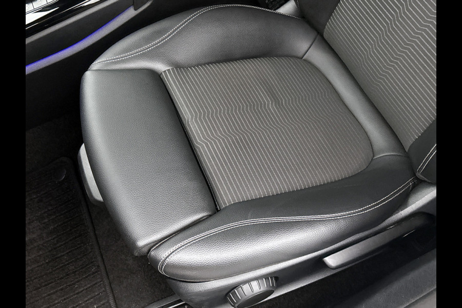 Mercedes-Benz A-Klasse 250 e Business Solution AMG Limited | AMG-Line exterieur | Achteruitrijcamera | Sfeerverlichting | Stoelverwarming |Trekhaak | NIghtpakket | 24 Maanden Mercedes-Benz Certified Garantie