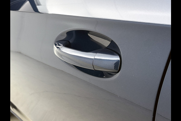 Mercedes-Benz A-Klasse 250 e Business Solution AMG Limited | AMG-Line exterieur | Achteruitrijcamera | Sfeerverlichting | Stoelverwarming |Trekhaak | NIghtpakket | 24 Maanden Mercedes-Benz Certified Garantie