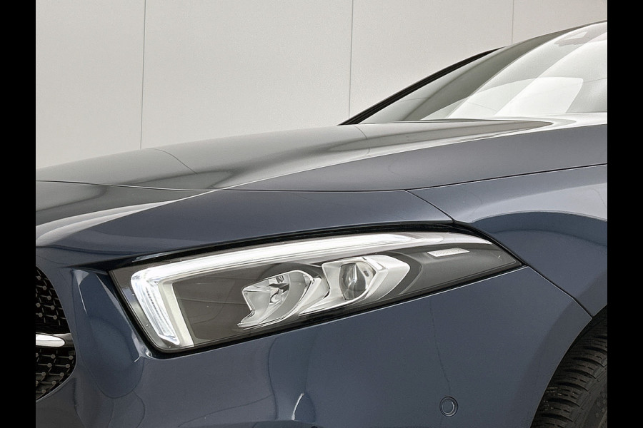 Mercedes-Benz A-Klasse 250 e Business Solution AMG Limited | AMG-Line exterieur | Achteruitrijcamera | Sfeerverlichting | Stoelverwarming |Trekhaak | NIghtpakket | 24 Maanden Mercedes-Benz Certified Garantie