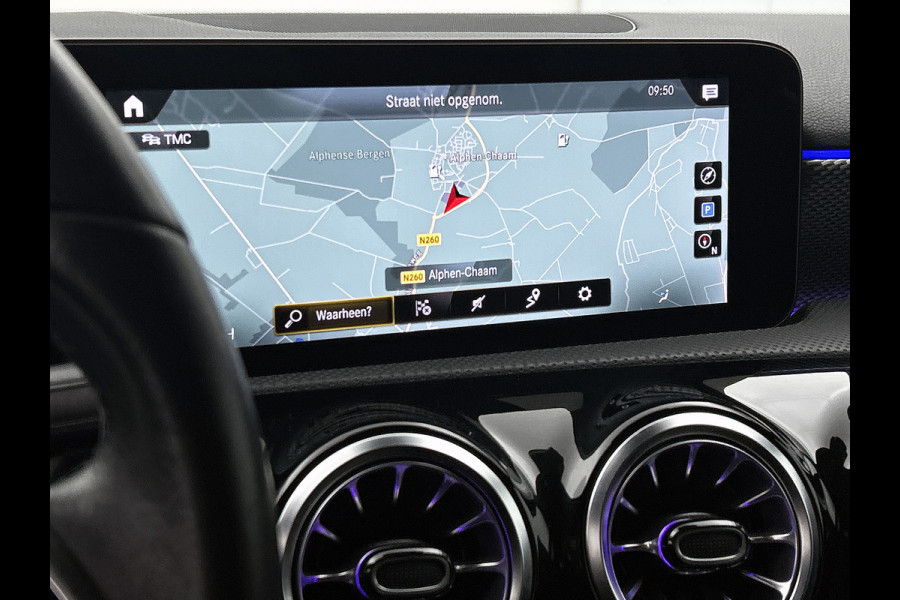 Mercedes-Benz A-Klasse 250 e Business Solution AMG Limited | AMG-Line exterieur | Achteruitrijcamera | Sfeerverlichting | Stoelverwarming |Trekhaak | NIghtpakket | 24 Maanden Mercedes-Benz Certified Garantie