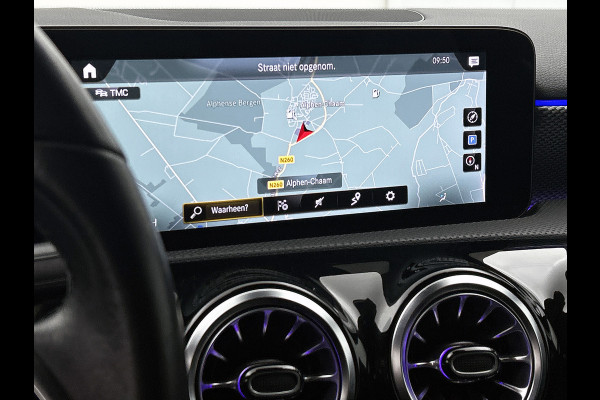 Mercedes-Benz A-Klasse 250 e Business Solution AMG Limited | AMG-Line exterieur | Achteruitrijcamera | Sfeerverlichting | Stoelverwarming |Trekhaak | NIghtpakket | 24 Maanden Mercedes-Benz Certified Garantie