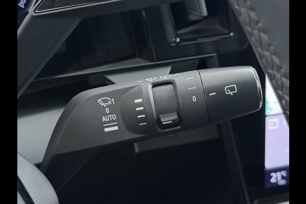 Renault Mégane E-Tech EV60 Warmtepomp Optimum Stoel+Stuurverwarming Adap.Cruise Google®-Maps Navi Camera Ecc Optimum Charge Business Ed. Evolut Keyless Apple Carplay/Android Auto Bluetooth LMV Led Pdc Isofix Lane Assist Regen-Lichtsensor Dealeronderhouden Origineel Nederlandse Auto