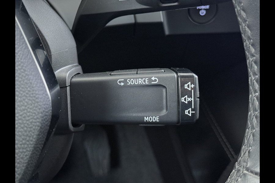 Renault Mégane E-Tech EV60 Warmtepomp Optimum Stoel+Stuurverwarming Adap.Cruise Google®-Maps Navi Camera Ecc Optimum Charge Business Ed. Evolut Keyless Apple Carplay/Android Auto Bluetooth LMV Led Pdc Isofix Lane Assist Regen-Lichtsensor Dealeronderhouden Origineel Nederlandse Auto