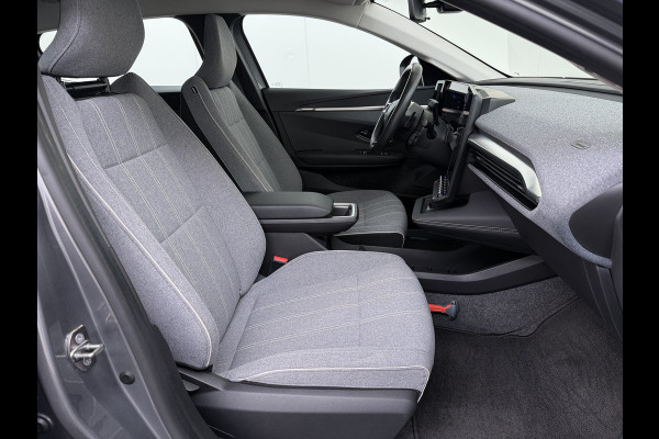 Renault Mégane E-Tech EV60 Warmtepomp Optimum Stoel+Stuurverwarming Adap.Cruise Google®-Maps Navi Camera Ecc Optimum Charge Business Ed. Evolut Keyless Apple Carplay/Android Auto Bluetooth LMV Led Pdc Isofix Lane Assist Regen-Lichtsensor Dealeronderhouden Origineel Nederlandse Auto