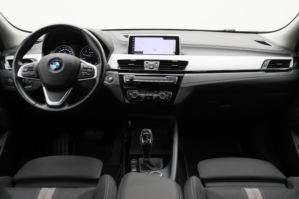 BMW X2 xDrive20i High Executive LED, Camera, Trekhaak, Navigatie, Climate, 18"