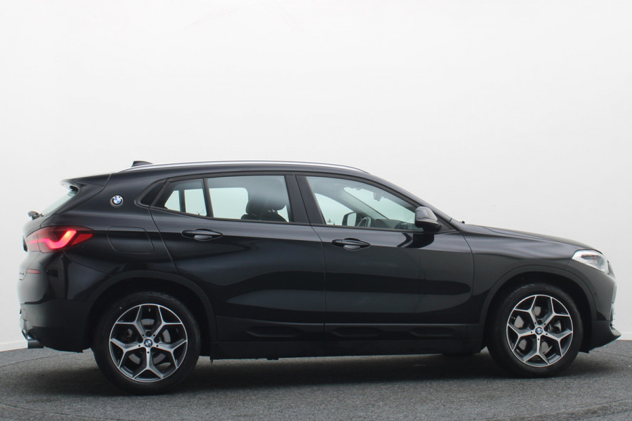 BMW X2 xDrive20i High Executive LED, Camera, Trekhaak, Navigatie, Climate, 18"