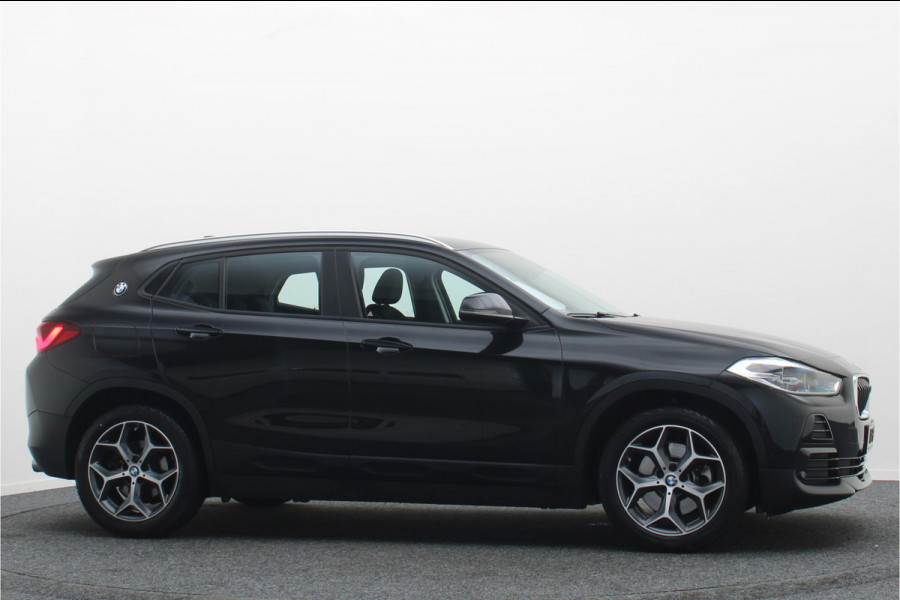BMW X2 xDrive20i High Executive LED, Camera, Trekhaak, Navigatie, Climate, 18"