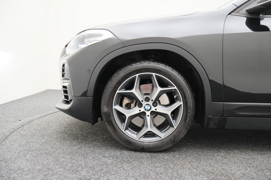 BMW X2 xDrive20i High Executive LED, Camera, Trekhaak, Navigatie, Climate, 18"