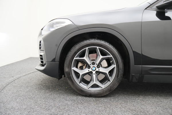 BMW X2 xDrive20i High Executive LED, Camera, Trekhaak, Navigatie, Climate, 18"