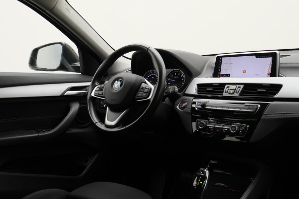 BMW X2 xDrive20i High Executive LED, Camera, Trekhaak, Navigatie, Climate, 18"