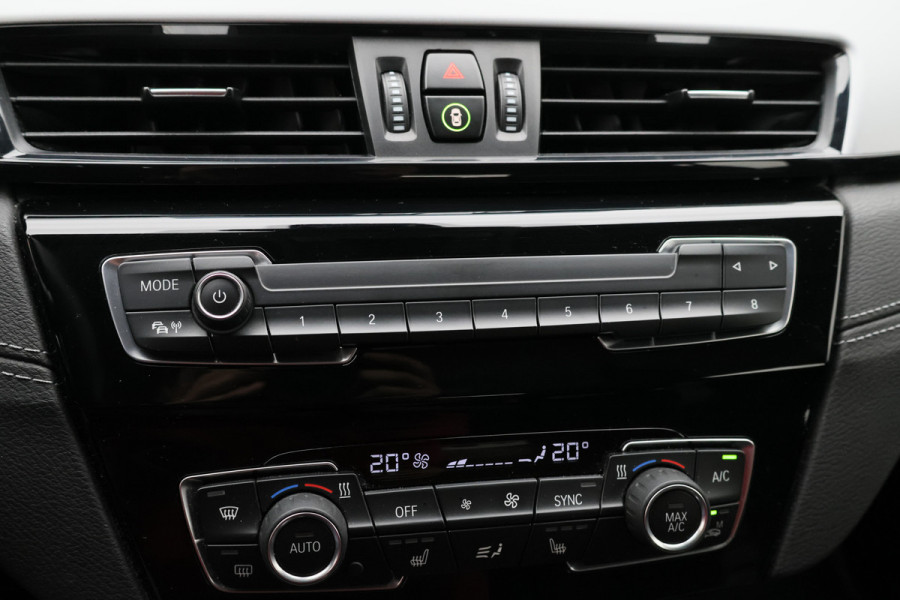 BMW X2 xDrive20i High Executive LED, Camera, Trekhaak, Navigatie, Climate, 18"
