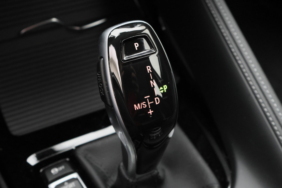 BMW X2 xDrive20i High Executive LED, Camera, Trekhaak, Navigatie, Climate, 18"