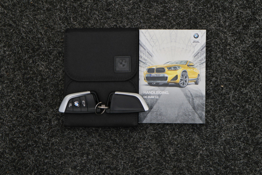 BMW X2 xDrive20i High Executive LED, Camera, Trekhaak, Navigatie, Climate, 18"
