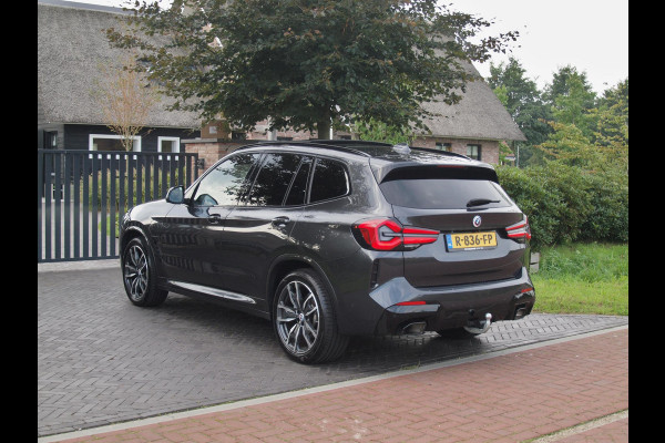 BMW X3 xDrive30e Business Edition Plus | M-Pakket | Panoramadak | Trekhaak | 360 Camera | Sfeerverlichting | ACC | NL-Auto |