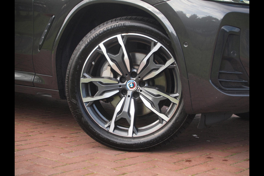 BMW X3 xDrive30e Business Edition Plus | M-Pakket | Panoramadak | Trekhaak | 360 Camera | Sfeerverlichting | ACC | NL-Auto |