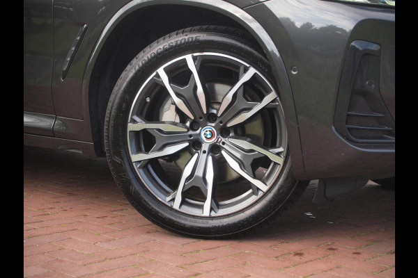 BMW X3 xDrive30e Business Edition Plus | M-Pakket | Panoramadak | Trekhaak | 360 Camera | Sfeerverlichting | ACC | NL-Auto |