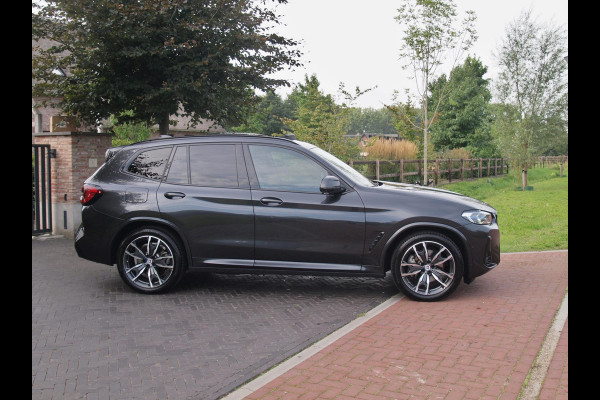 BMW X3 xDrive30e Business Edition Plus | M-Pakket | Panoramadak | Trekhaak | 360 Camera | Sfeerverlichting | ACC | NL-Auto |