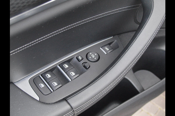 BMW X3 xDrive30e Business Edition Plus | M-Pakket | Panoramadak | Trekhaak | 360 Camera | Sfeerverlichting | ACC | NL-Auto |