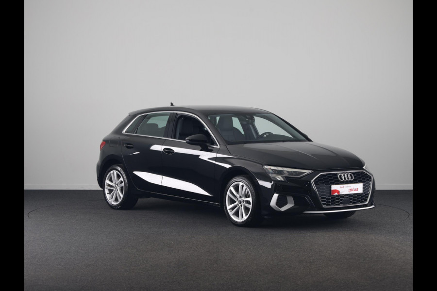 Audi A3 Sportback 30 TFSI Attitude 110 pk S-tronic | Navigatie | Parkeersensoren achter | Autom. airco | Cruise control | Apple Carplay/Android Auto |