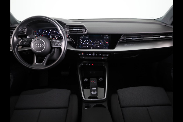 Audi A3 Sportback 30 TFSI Attitude 110 pk S-tronic | Navigatie | Parkeersensoren achter | Autom. airco | Cruise control | Apple Carplay/Android Auto |