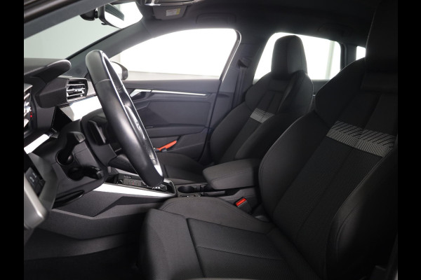 Audi A3 Sportback 30 TFSI Attitude 110 pk S-tronic | Navigatie | Parkeersensoren achter | Autom. airco | Cruise control | Apple Carplay/Android Auto |
