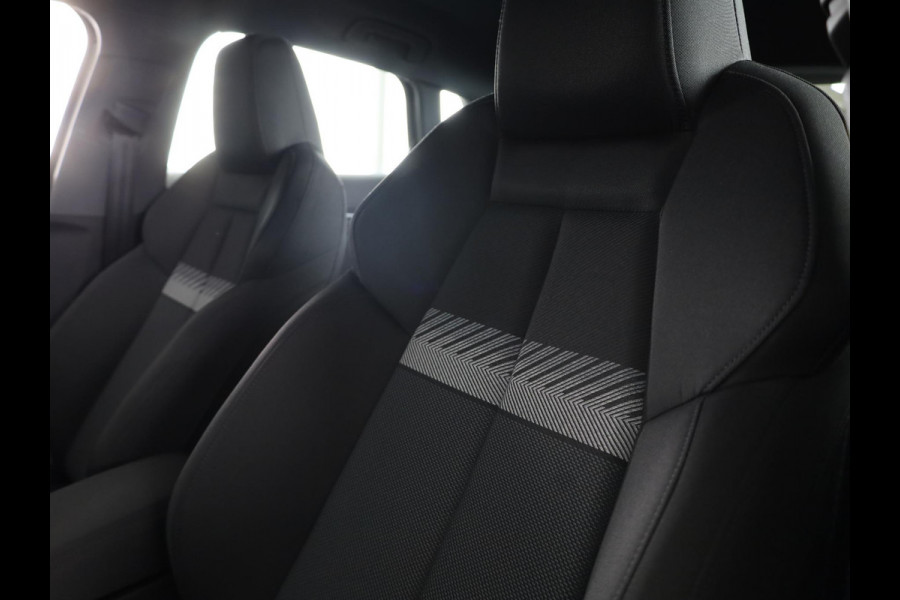 Audi A3 Sportback 30 TFSI Attitude 110 pk S-tronic | Navigatie | Parkeersensoren achter | Autom. airco | Cruise control | Apple Carplay/Android Auto |