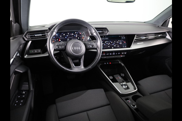 Audi A3 Sportback 30 TFSI Attitude 110 pk S-tronic | Navigatie | Parkeersensoren achter | Autom. airco | Cruise control | Apple Carplay/Android Auto |