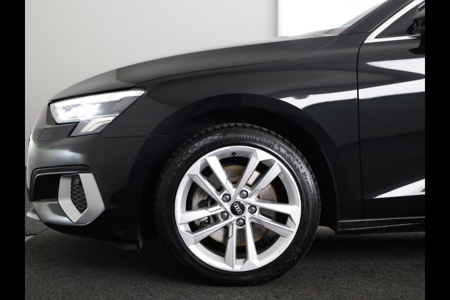 Audi A3 Sportback 30 TFSI Attitude 110 pk S-tronic | Navigatie | Parkeersensoren achter | Autom. airco | Cruise control | Apple Carplay/Android Auto |