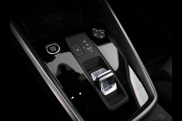 Audi A3 Sportback 30 TFSI Attitude 110 pk S-tronic | Navigatie | Parkeersensoren achter | Autom. airco | Cruise control | Apple Carplay/Android Auto |