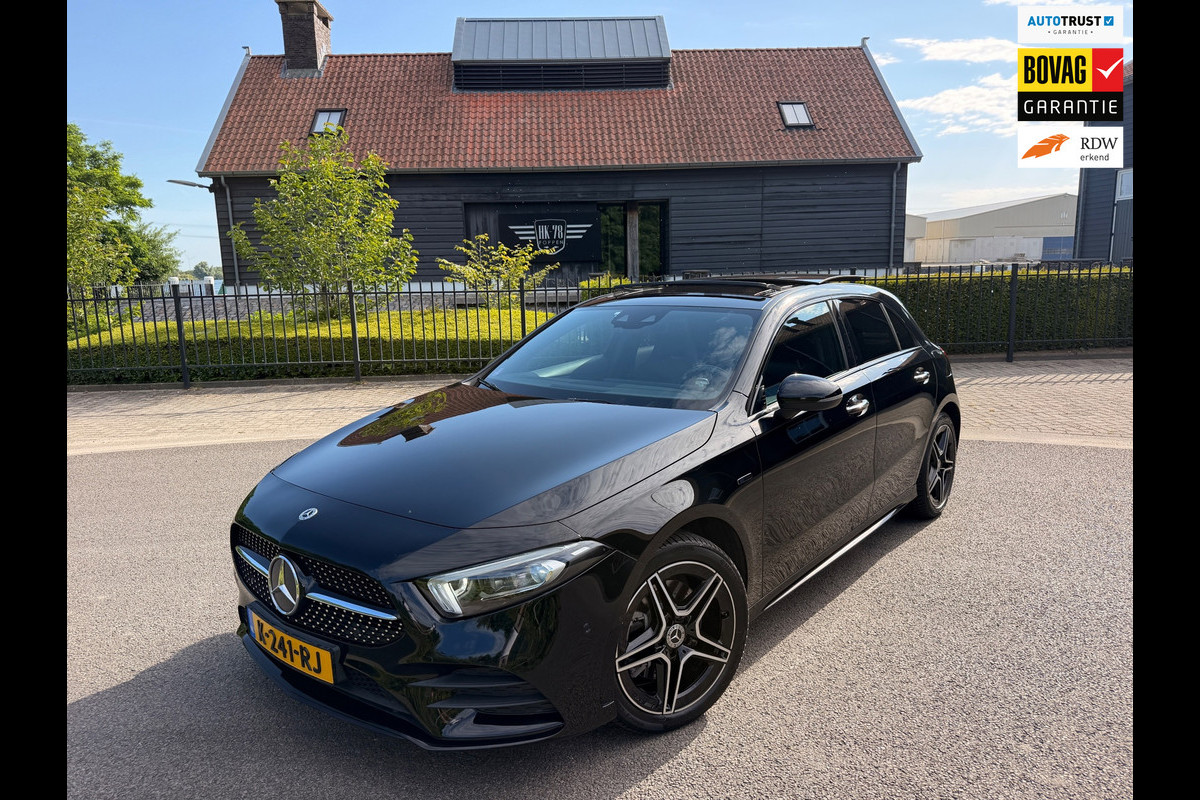 Mercedes-Benz A-Klasse 250 e AMG Nightpakket Burmester Multibeam Panorama Memory Sfeer Camera Night Keyless